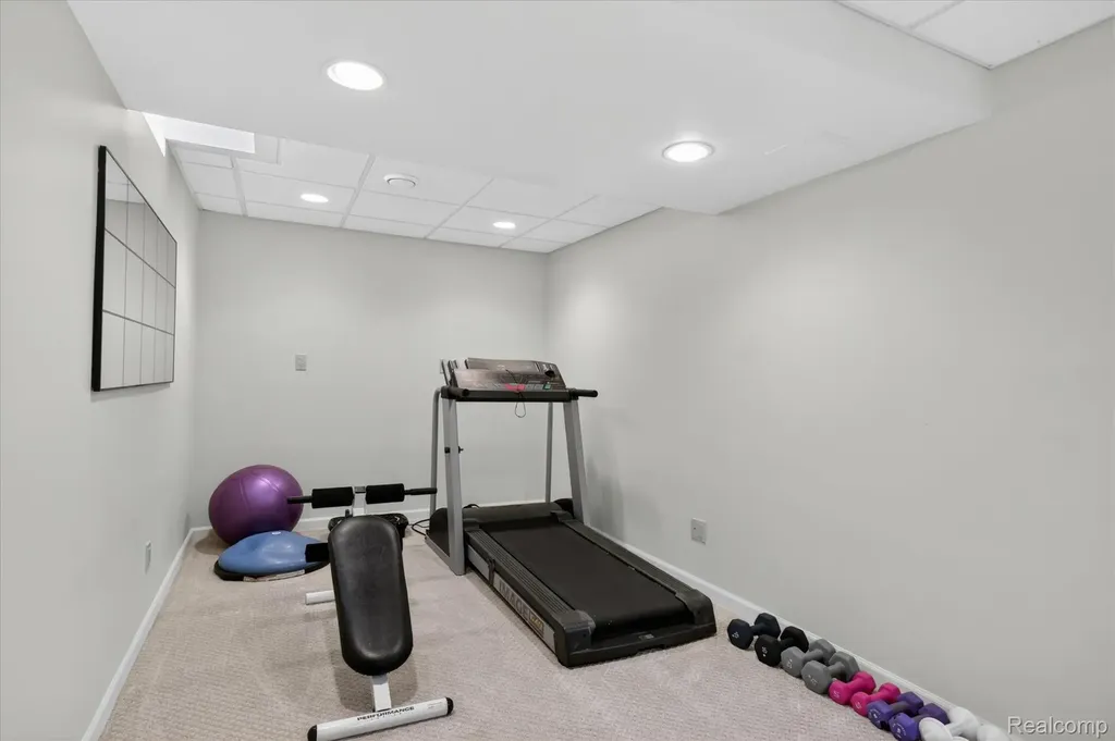 7071 Foxcreek Drive Canton Charter Township MI 48187
