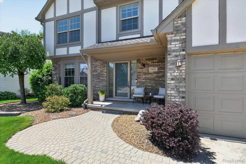 7071 Foxcreek Drive Canton Charter Township MI 48187