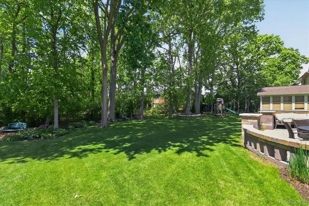 7071 Foxcreek Drive Canton Charter Township MI 48187