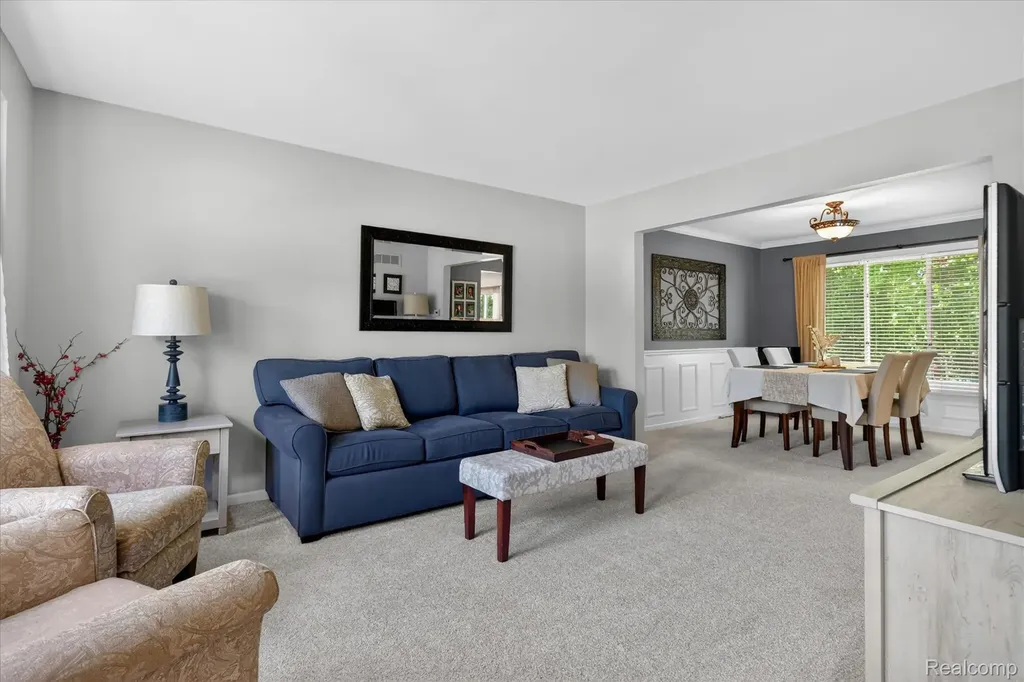 7071 Foxcreek Drive Canton Charter Township MI 48187