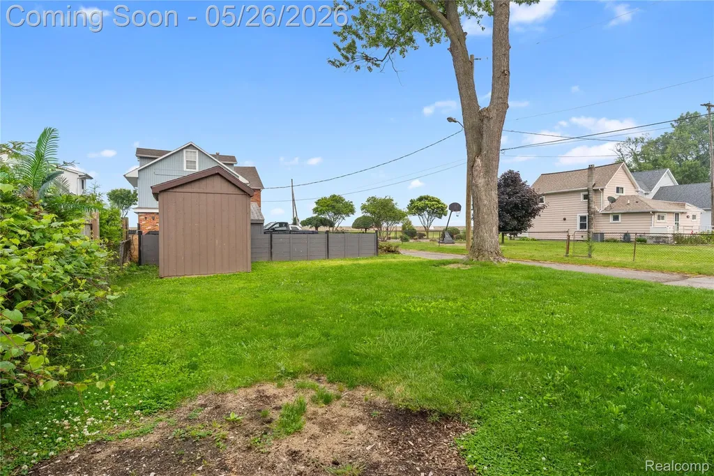4354 S 5th Street Luna Pier City MI 48157
