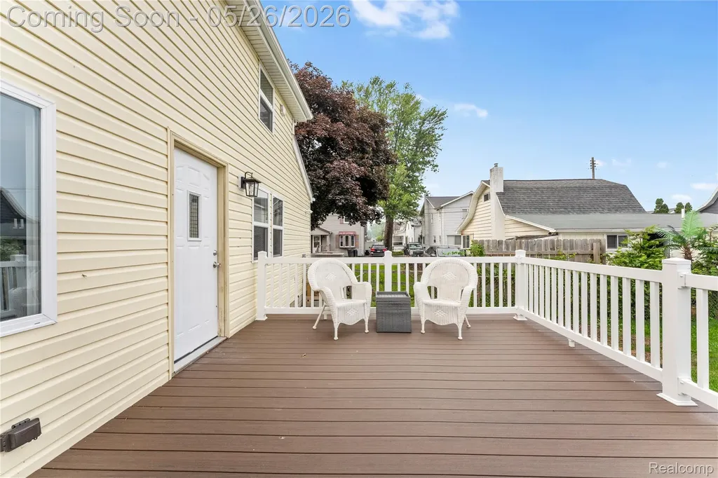 4354 S 5th Street Luna Pier City MI 48157