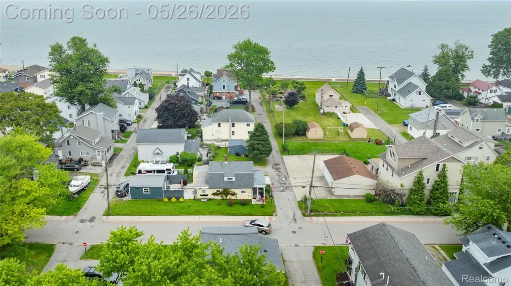 4354 S 5th Street Luna Pier City MI 48157