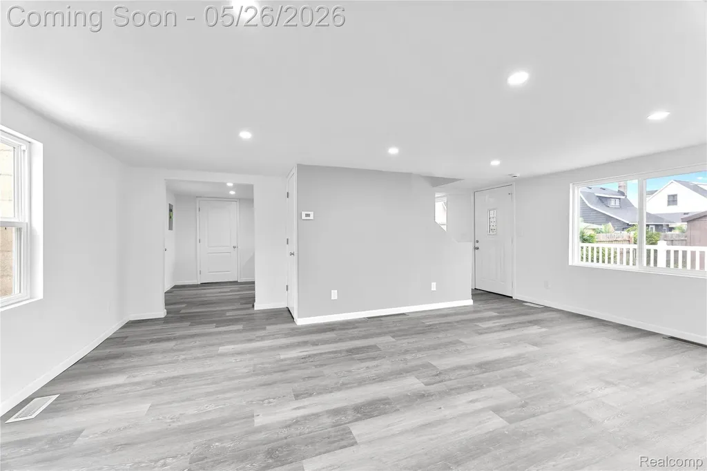 4354 S 5th Street Luna Pier City MI 48157