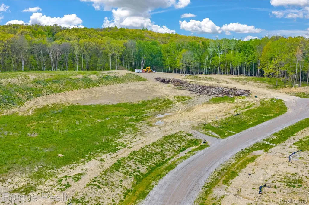 2797 Park Ridge Road White Lake Charter Township MI 48383