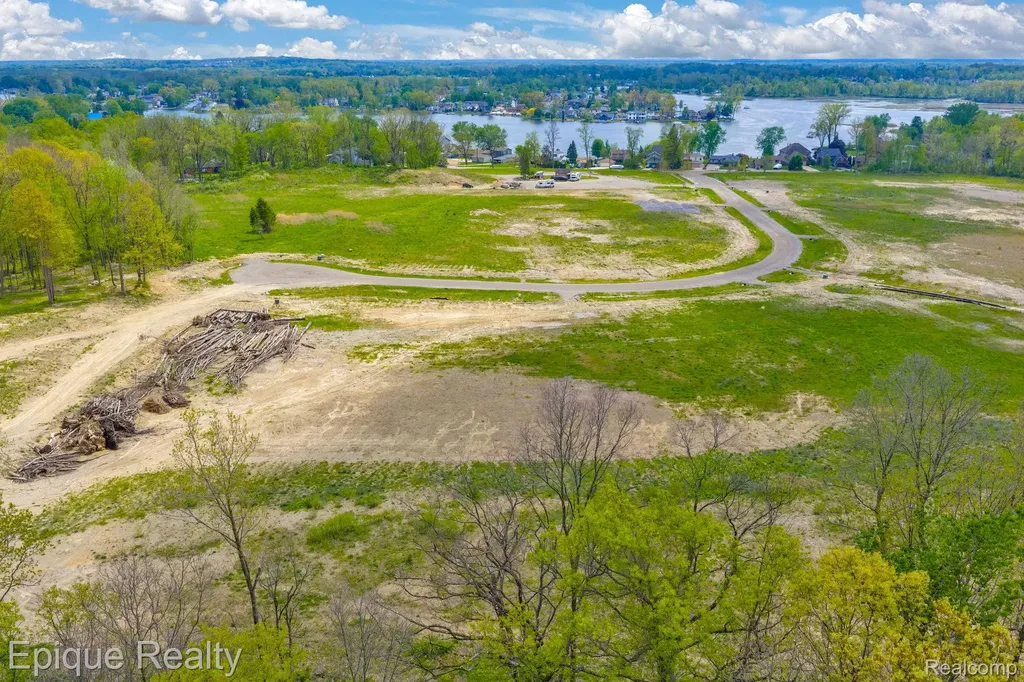 2797 Park Ridge Road White Lake Charter Township MI 48383