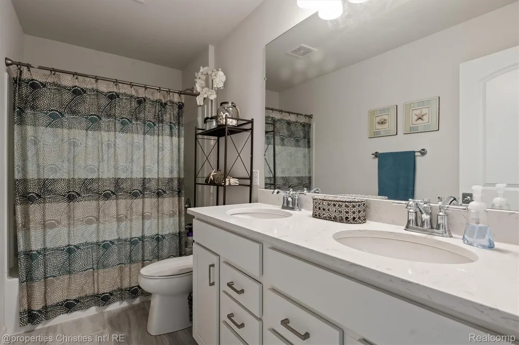 2721 Maize Loop Saline Township MI 48176