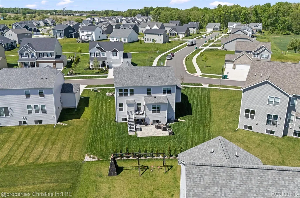 2721 Maize Loop Saline Township MI 48176