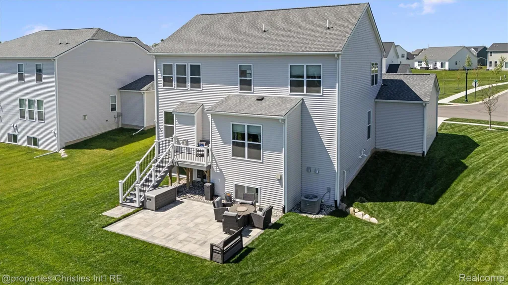 2721 Maize Loop Saline Township MI 48176