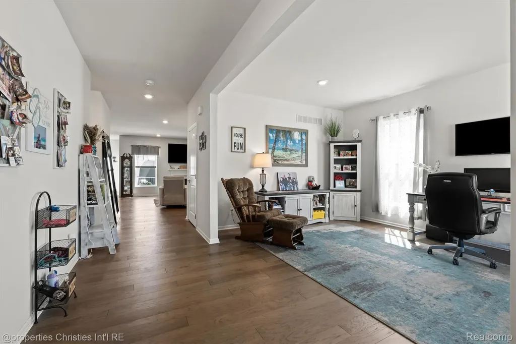 2721 Maize Loop Saline Township MI 48176