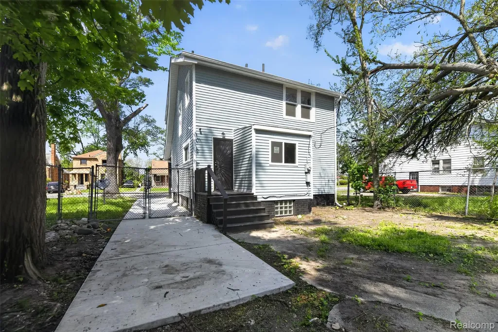12676 Wyoming Avenue Detroit City MI 48238