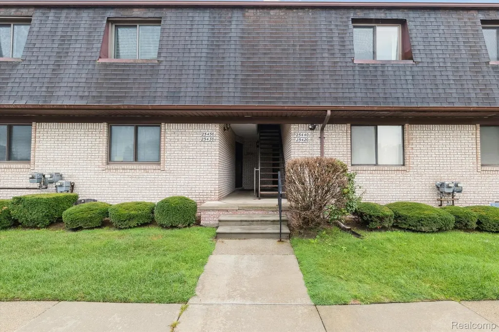 25440 Quarter Deck Street Harrison Charter Township MI 48045