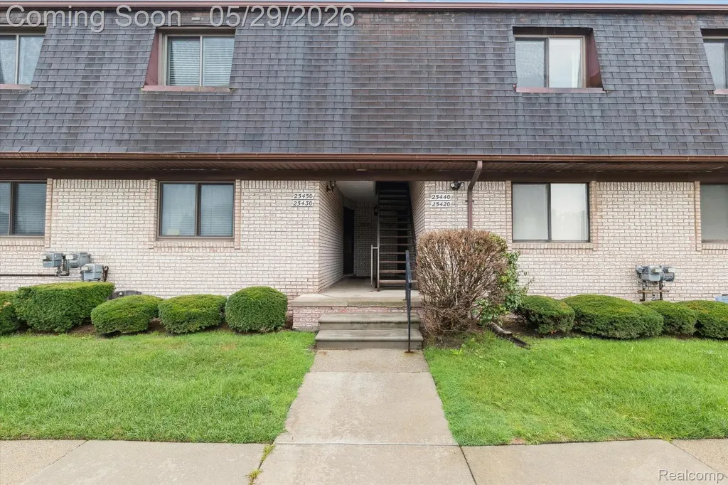 25440 Quarter Deck Street Harrison Charter Township MI 48045