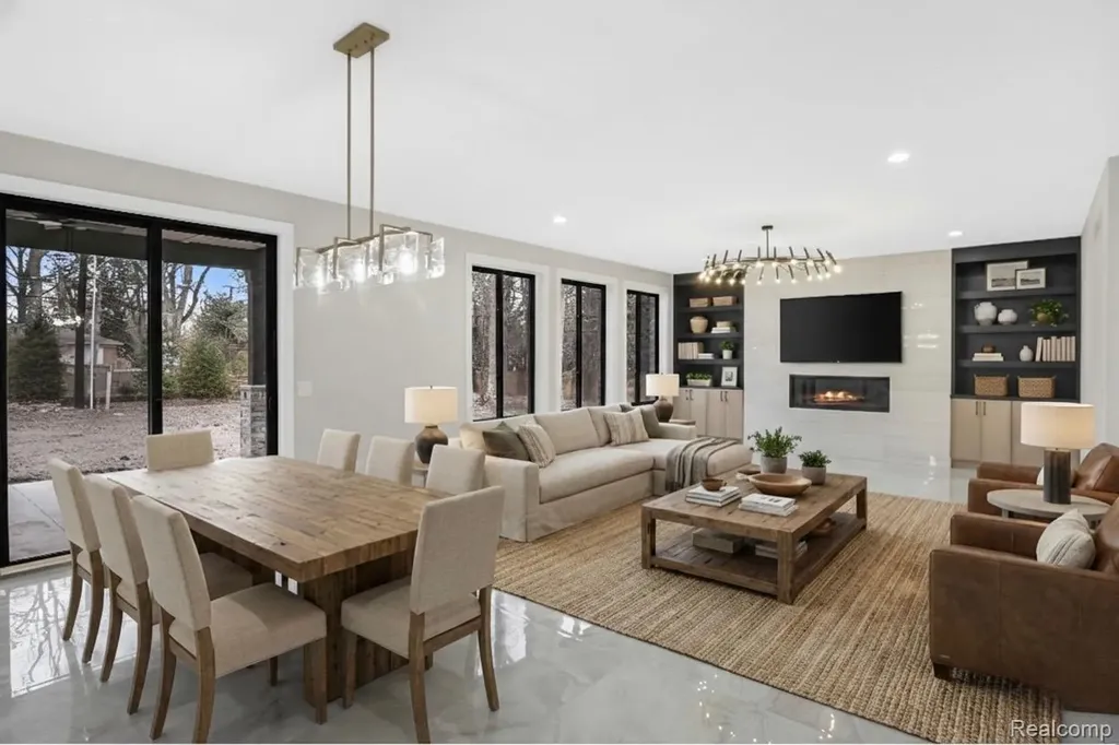 31130 Lahser Beverly Hills Village MI 48025