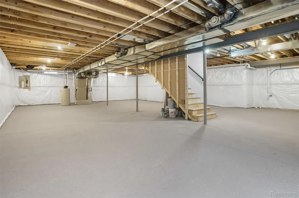 31130 Lahser Beverly Hills Village MI 48025