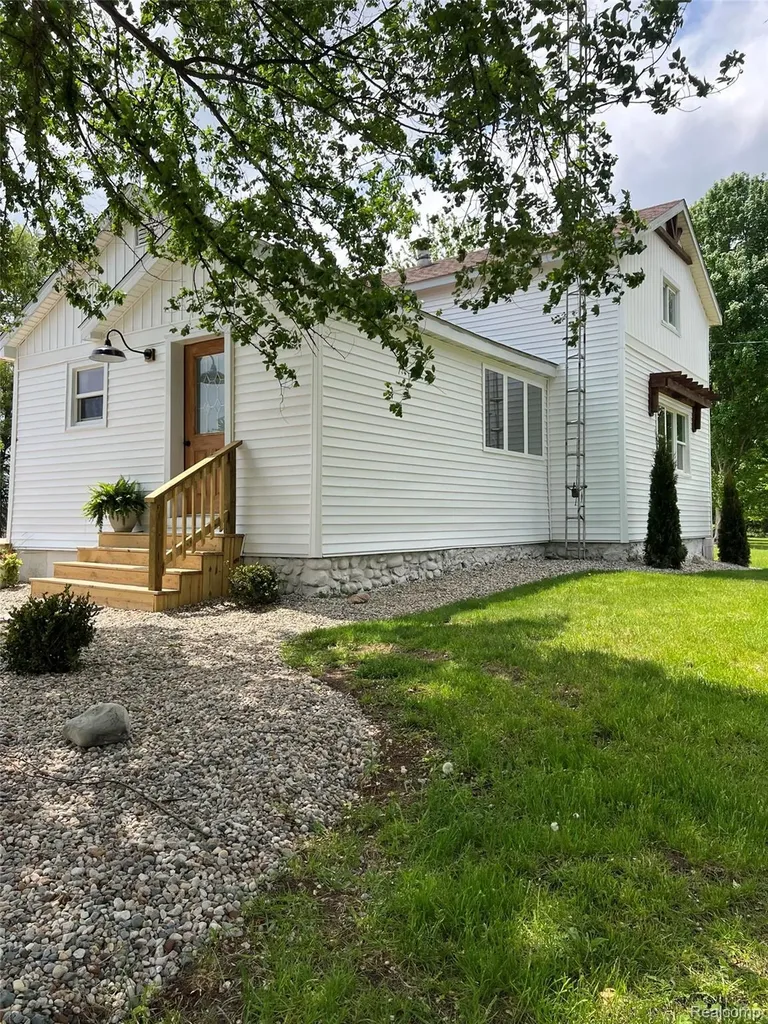 12301 Niblock Road Chesaning Township MI 48616