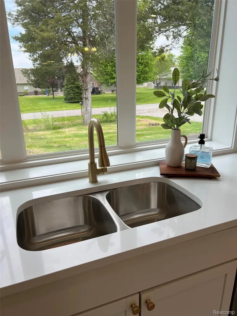 12301 Niblock Road Chesaning Township MI 48616