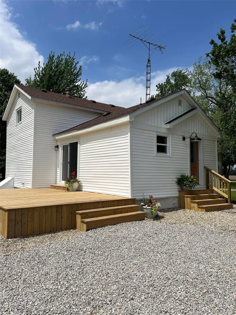 12301 Niblock Road Chesaning Township MI 48616