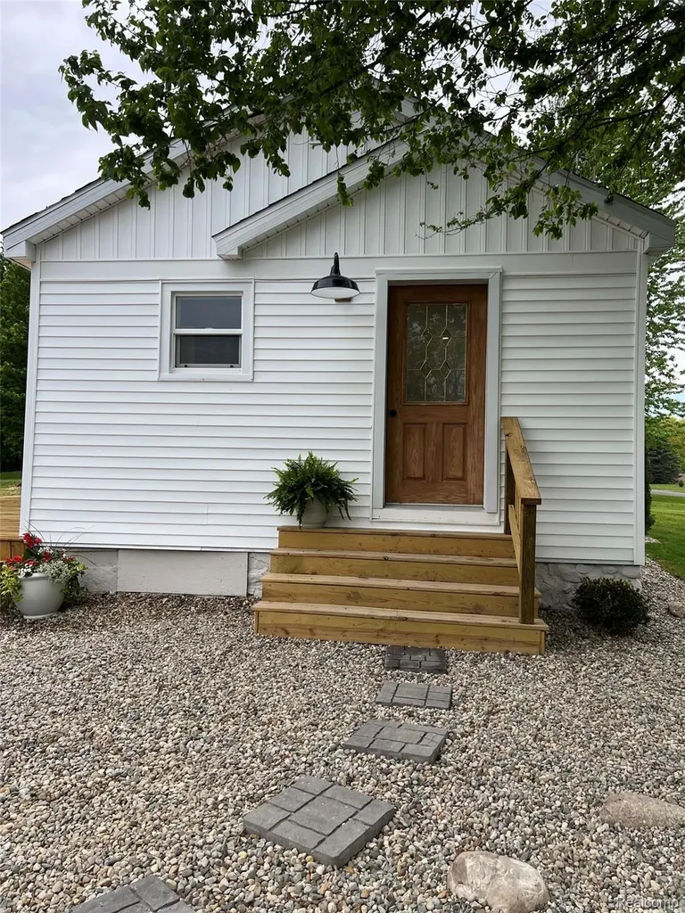 12301 Niblock Road Chesaning Township MI 48616