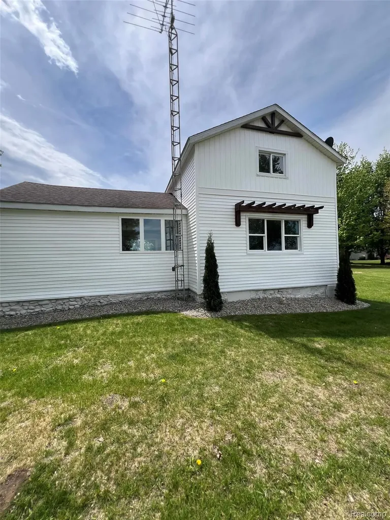 12301 Niblock Road Chesaning Township MI 48616