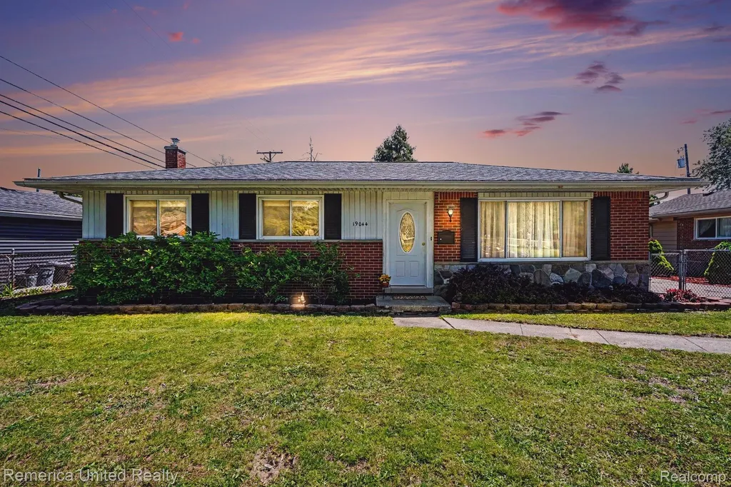 19044 Hillcrest Street Livonia City MI 48152