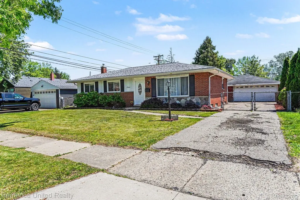 19044 Hillcrest Street Livonia City MI 48152