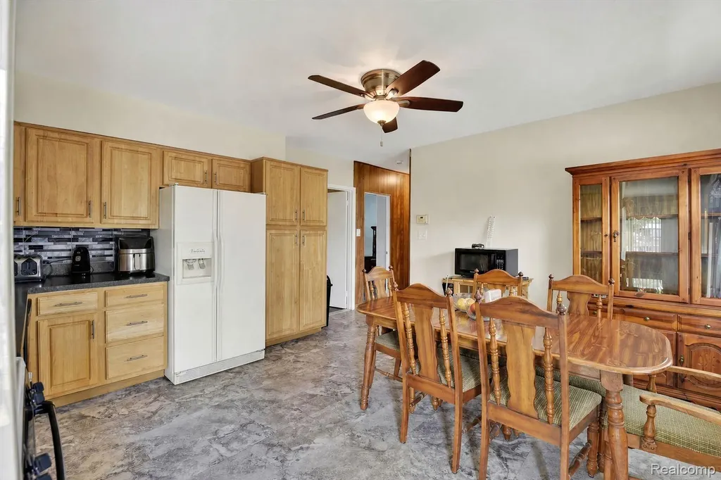 29886 Pointe Drive Gibraltar City MI 48173