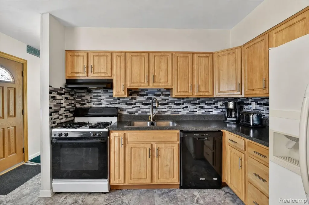 29886 Pointe Drive Gibraltar City MI 48173