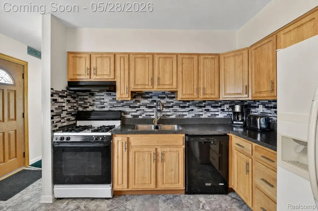 29886 Pointe Drive Gibraltar City MI 48173