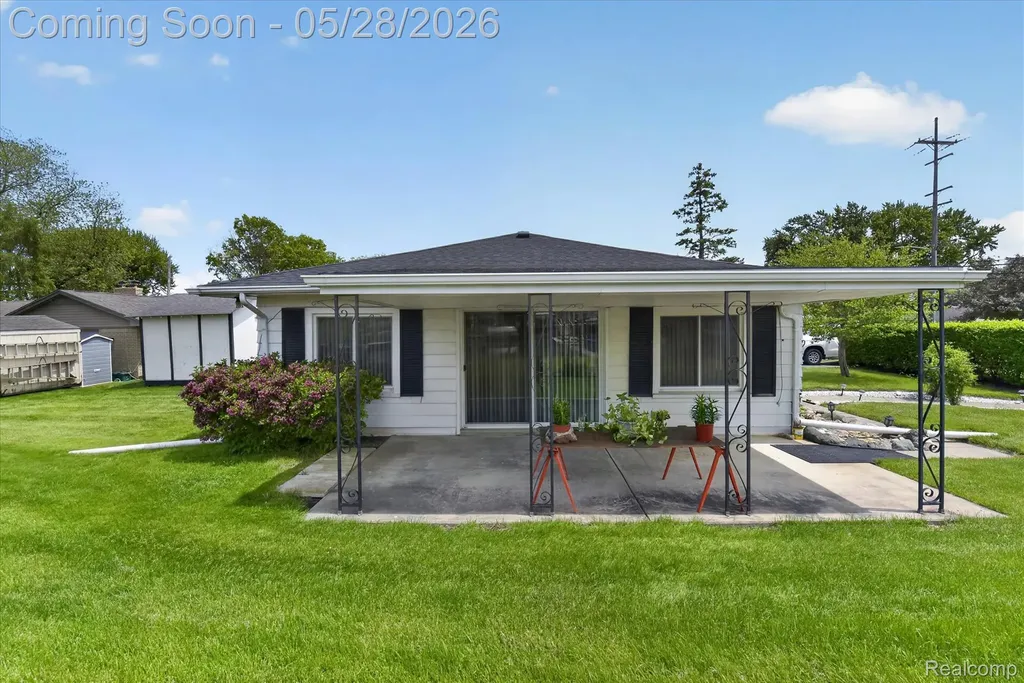 29886 Pointe Drive Gibraltar City MI 48173