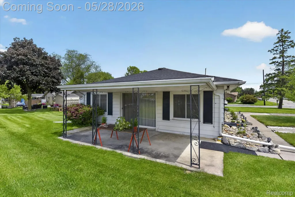 29886 Pointe Drive Gibraltar City MI 48173