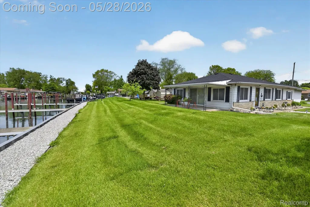 29886 Pointe Drive Gibraltar City MI 48173