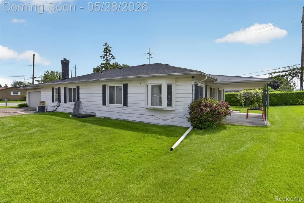29886 Pointe Drive Gibraltar City MI 48173