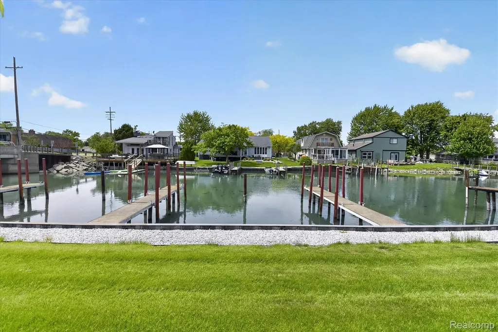 29886 Pointe Drive Gibraltar City MI 48173