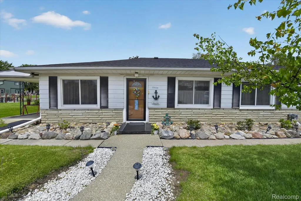 29886 Pointe Drive Gibraltar City MI 48173