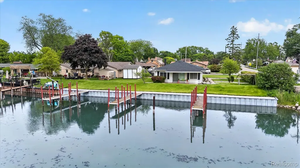 29886 Pointe Drive Gibraltar City MI 48173