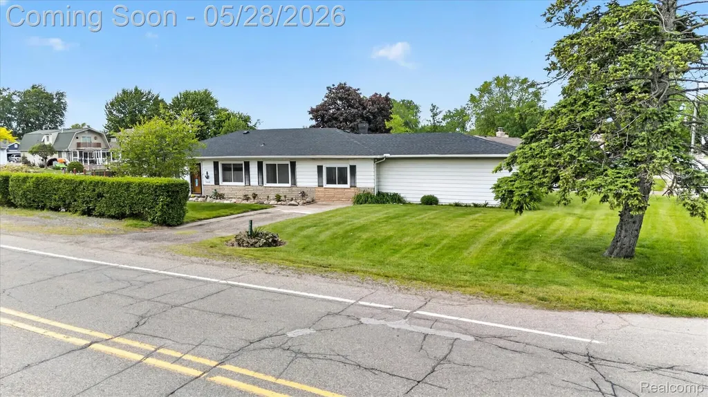 29886 Pointe Drive Gibraltar City MI 48173