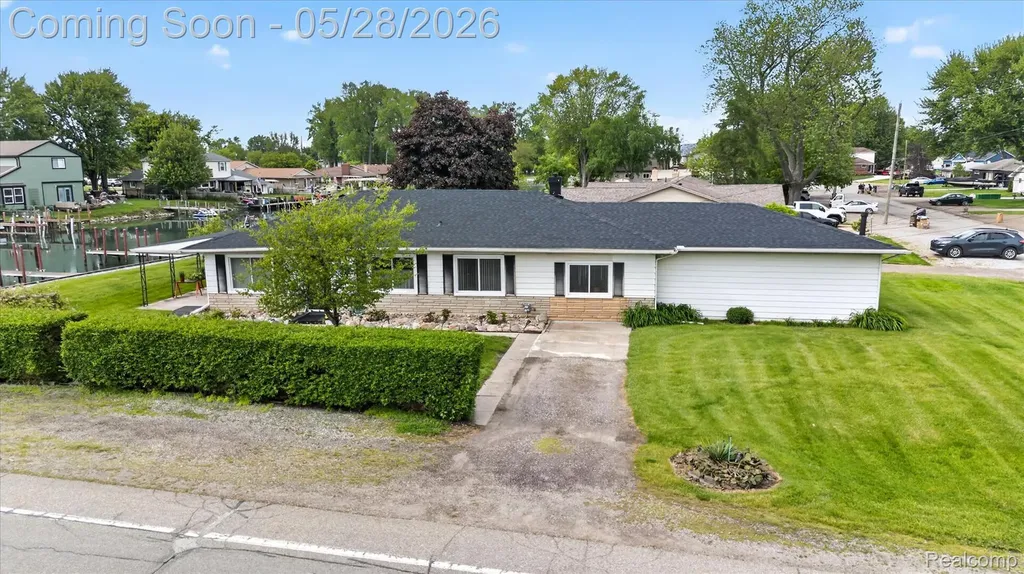29886 Pointe Drive Gibraltar City MI 48173