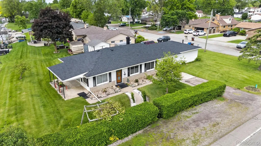 29886 Pointe Drive Gibraltar City MI 48173