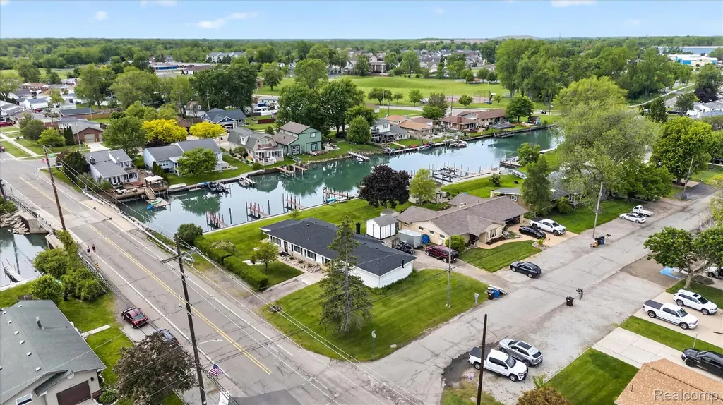 29886 Pointe Drive Gibraltar City MI 48173