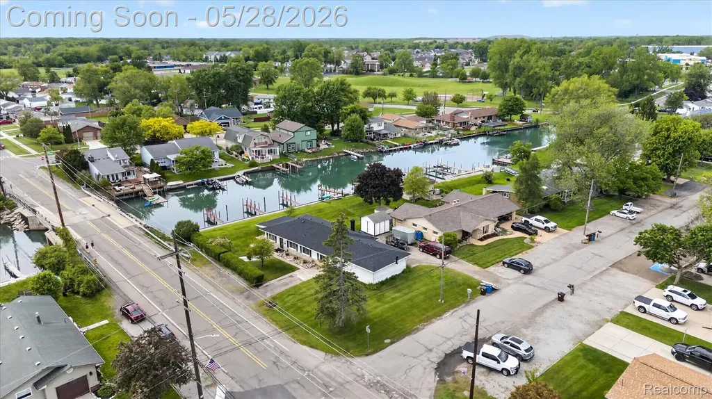 29886 Pointe Drive Gibraltar City MI 48173