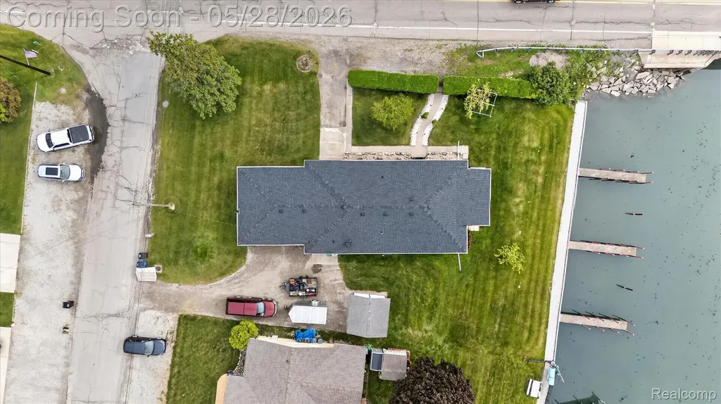 29886 Pointe Drive Gibraltar City MI 48173