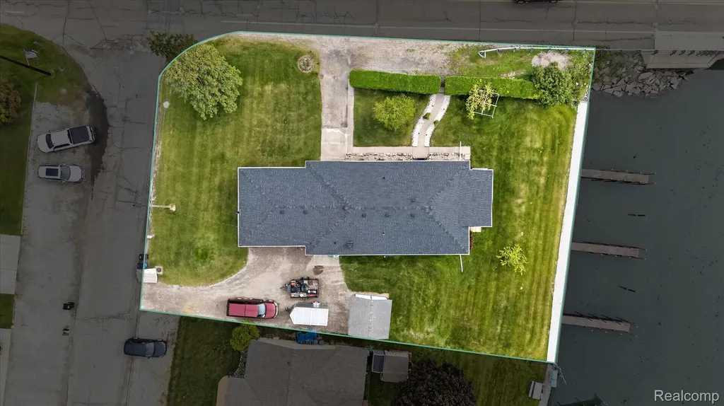 29886 Pointe Drive Gibraltar City MI 48173