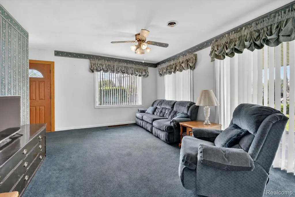 29886 Pointe Drive Gibraltar City MI 48173