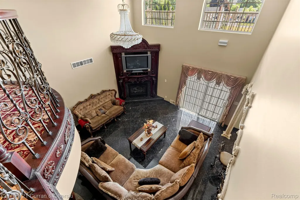 6318 Whitefield Street Dearborn Heights City MI 48127