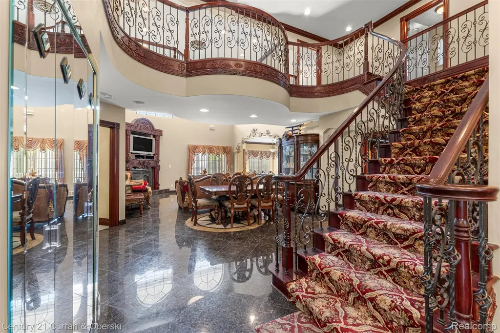 6318 Whitefield Street Dearborn Heights City MI 48127