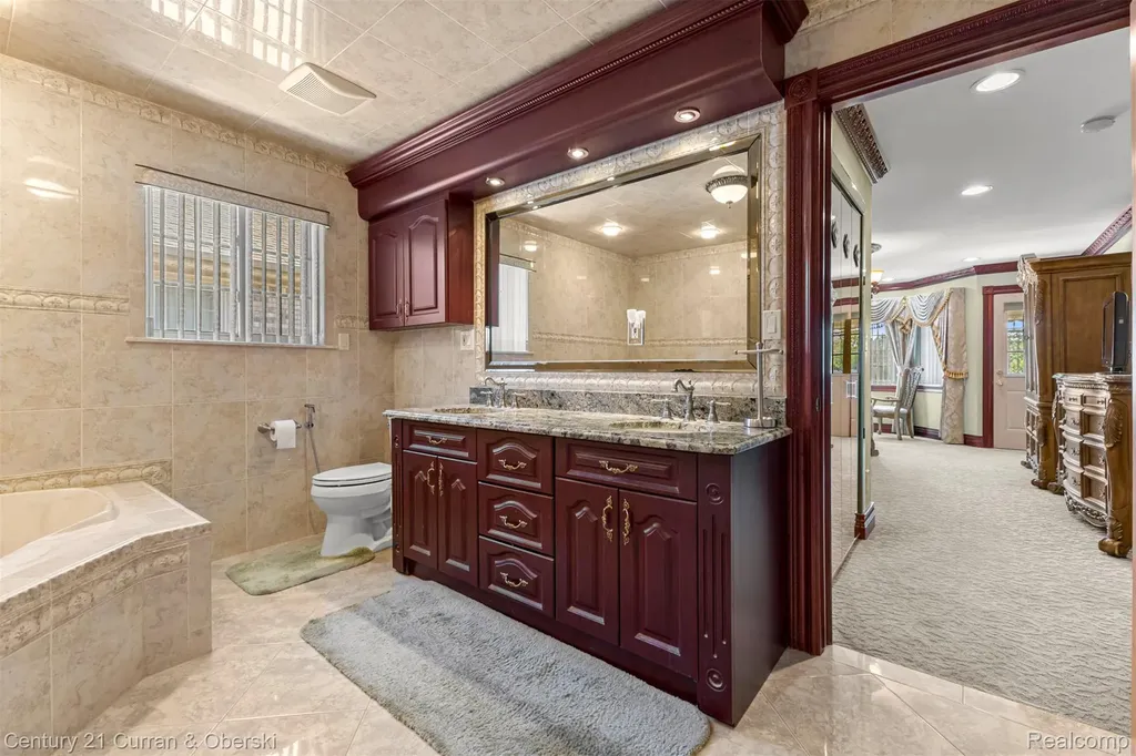 6318 Whitefield Street Dearborn Heights City MI 48127
