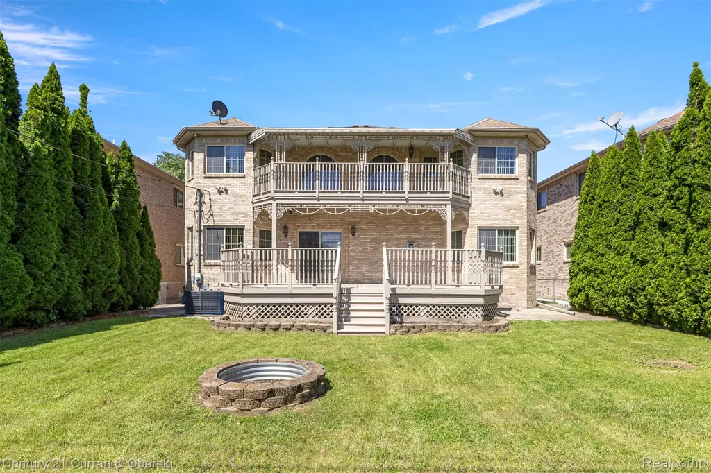 6318 Whitefield Street Dearborn Heights City MI 48127