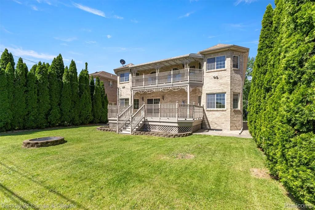 6318 Whitefield Street Dearborn Heights City MI 48127