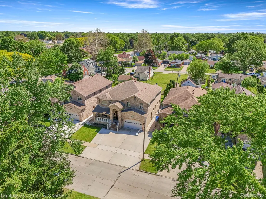6318 Whitefield Street Dearborn Heights City MI 48127